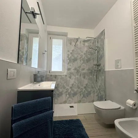 We Como: View Apartment, Feeling In Charming Apartament