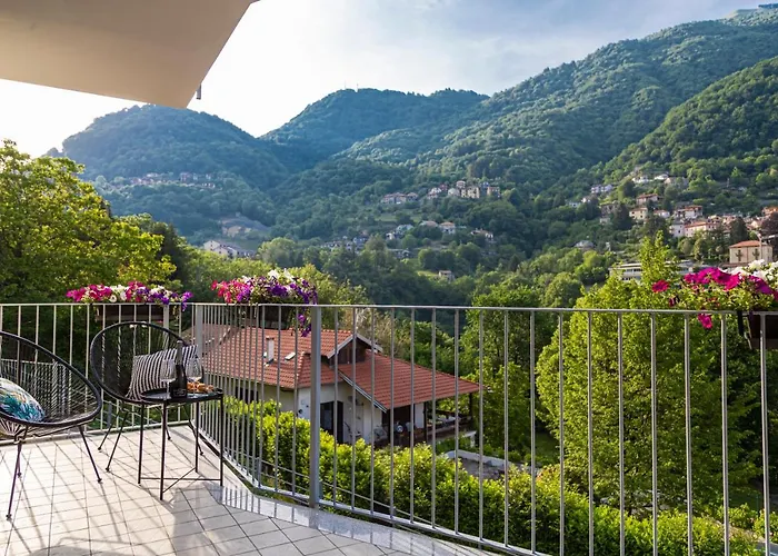 We Como: View Apartment, Feeling In Charming Apartment Argegno