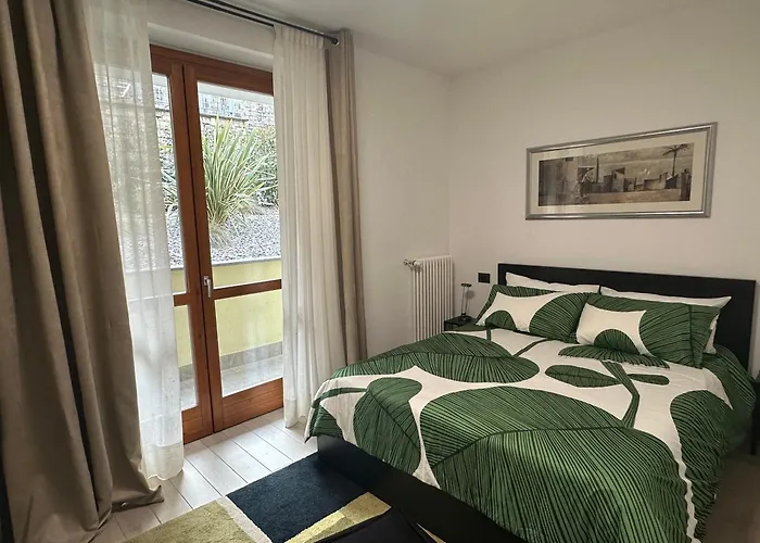 We Como: View Apartment, Feeling In Charming